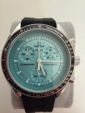 MoonSwatch MOD in Turquoise